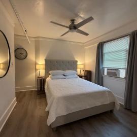 Retro Haven in 1930s Gem 312