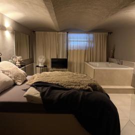 OhMySpa - Bed & Bath, hotel in Slezská Ostrava