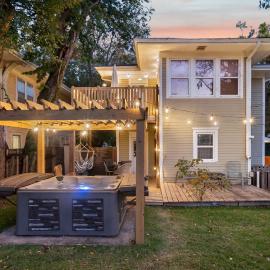 Hottub, Pool Table, Bball, pets, Firepit, Sleeps 8
