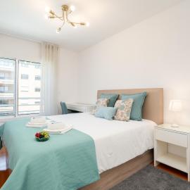 Host Wise - Stunning Trendy Flat w Balcony - Matosinhos