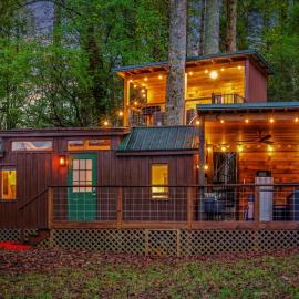The Tree Spa, Tiny Cabin w Hot Tub in the trees, hotel u gradu 'Elf'
