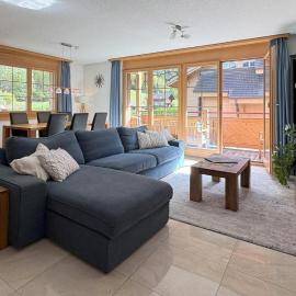 Family Frame Apartment