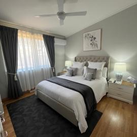 Lg Qs Rm Private Luxury Bathrm Strictly NON SMOKERS and Genuine Travellers ONLY over 25, hotel a Warnbro