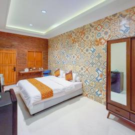 Omah Kampoeng Near UKSW Salatiga Mitra RedDoorz, hotel din Salatiga