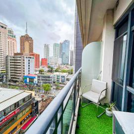 Condo in Makati with Fast WiFi, Free Pool, Netflix and Own Balcony
