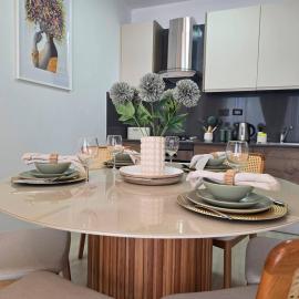 Luxury Apartment IZHA 202, hotel in La Laguna