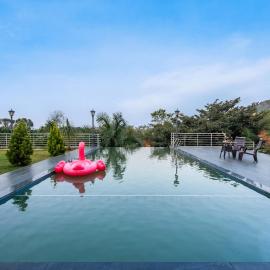 StayVista at Banyan Nirvana Villa with Pool, Bonfire & Lawn