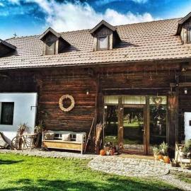 RéBa Old Barn, hotelli kohteessa Estelnic