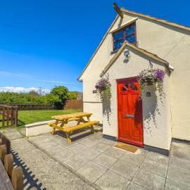 Snug, Dog Friendly, Country Cottage, hotel in Worle