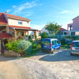 Apartment Marin, hotel en Tkon