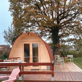 Safaripod Les Pourettes, hotel u gradu 'Feusines'