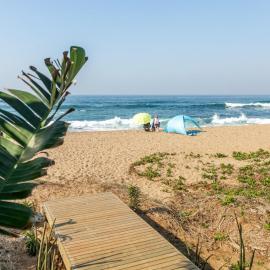Beachfront Apartments Shakas Rock - Skiathos, Pool, Ocean Views, hotel in Ballito