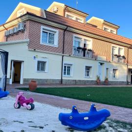apartamentos camino real, viešbutis mieste Pedrajas de San Esteban
