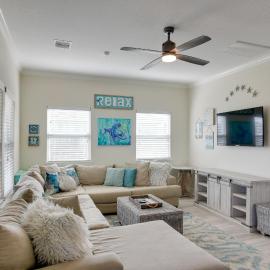 Walk to Beach: Coastal Gem in Bolivar Peninsula!