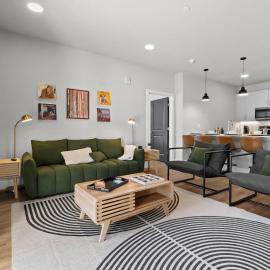 Unplugged Deluxe 2BR Retreat Near AMP & Bentonvi