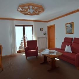 Gästehaus Bergfrieden, Ferienwohnung Susanne, מלון בבאיירסויין