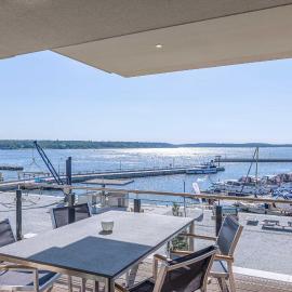 Müritzsonne - Apartment in der Hafenresidenz mit Balkon & Wellness, hotel in Waren