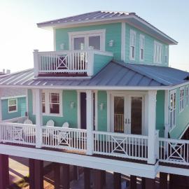 Walk to Ocean: Home w/ Deck in Surfside Beach!