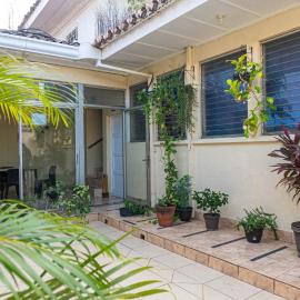 Hostal CASA LUNA، فندق في سانتا آنا