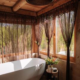 Cabana Pietrusa, hotel sa Cavnic
