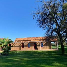 la maison des Poteries, hotel in Chanteloup-les-Bois