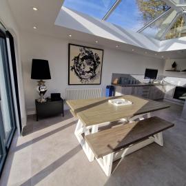 Modern & Spacious 5 Bedroom Bungalow with Parking Near Brecon Beacons & Bike Park Wales