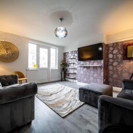 Spacious Apartment With A Terrace Style Rooftop, Hotel in Cleveleys