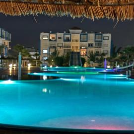 Superbe appartement au centre de Cabo Negro en résidence avec piscines et tobogan, khách sạn ở Cabo Negro