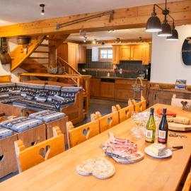 CHALET de charme 13 personnes avec Sauna SKI O PIEDS, hotel in Saint-Martin-de-Belleville