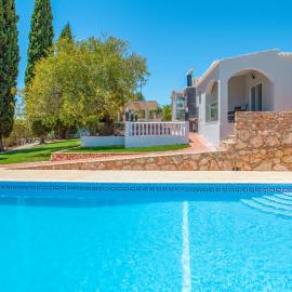 Villa Haven - com jacuzzi e BBQ em Lagoa