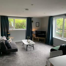 Bronte Country - 2 Bed Apartment near Cliffe Castle