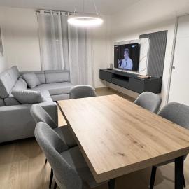Apartment Arevalo 2B Parking Gratis, отель в городе Лусена