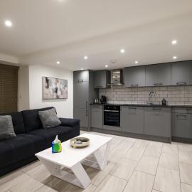 Lovely 1 Bed Apartment in Bicester Town with Air Con, hotel a Bicester