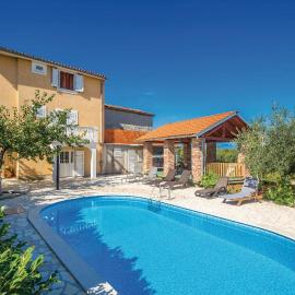 Amazing Home In Poljica, hotel en Poljica
