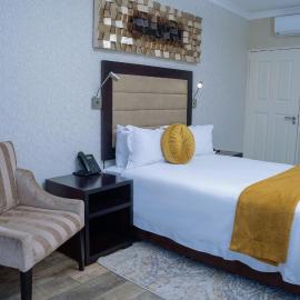 Q's Boutique Stay, hotel em Standerton