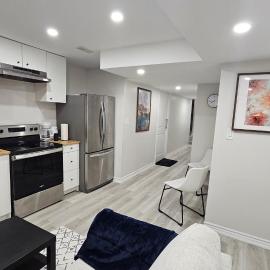 Garden Ave Home 1mins to HWY 403