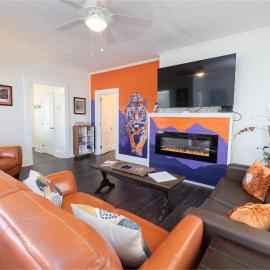 Cozy Downtown Seneca Bungalow, hotel en Seneca