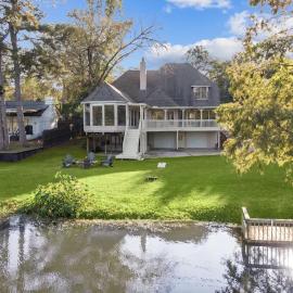 Woodlands Area Lake View Retreat – hotel w mieście Conroe