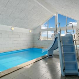 Stunning Home In Hvide Sande With Sauna، فندق في Havrvig
