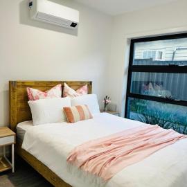 Modern 2BR Townhouse Preston Long Term Stays & Pet Friendly