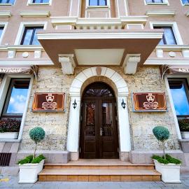 Hotel Antique - free private parking, hotel em Plovdiv