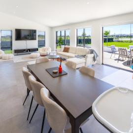Elegant 4BR Retreat with Garage, Family friendly, hotel a Lincoln