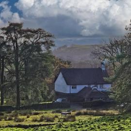 Beautiful Detached Farm House Near Lake Coniston - Pass the Keys, מלון בTorver