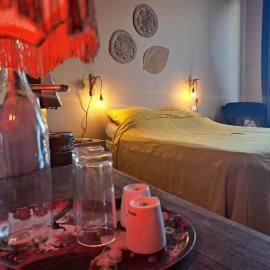 La Chambre de l'Ascenseur, chambre cosy en centre ville avec accès indépendant, hotel in Châtellerault
