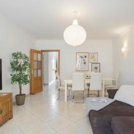 Centralgarve - Spacious & Elegant - Vilamoura w Pool - Jacarandás, hotel in Quarteira