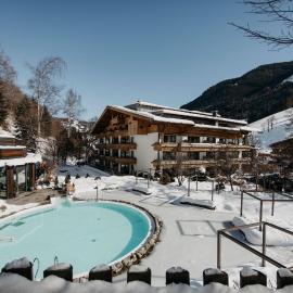 Familien- & Gartenhotel Theresia 4-Sterne Superior, hotel sa Saalbach Hinterglemm
