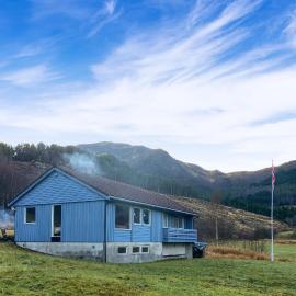 3 Bedroom Nice Home In Mjosundet, hotel u gradu Ertvåg
