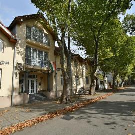 Hotel Platan, hotel di Székesfehérvár