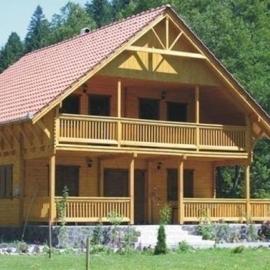 Casuta de lemn, hotel in Tîrşa