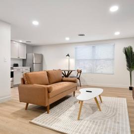 The Silo 6 - 1BD Modern Abode, hotel in Morton
